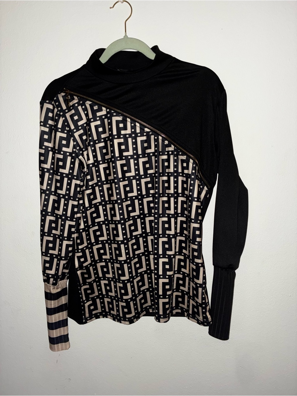 Asymmetric Mock Neck Top Geometric Monogram Zip Knit -Chicme